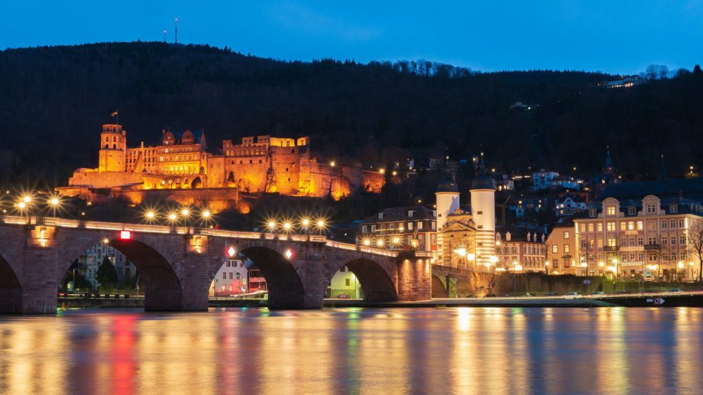 Neckar bei Nacht in Heidelberg